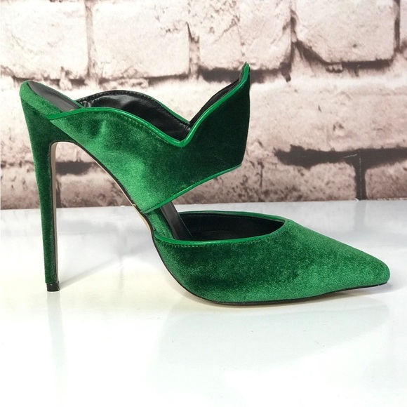 WICKED FJ5 NEW Green Velour Pointed Toe Open Back 5 inch Stiletto Size 7 pumps - Picture 3 of 16